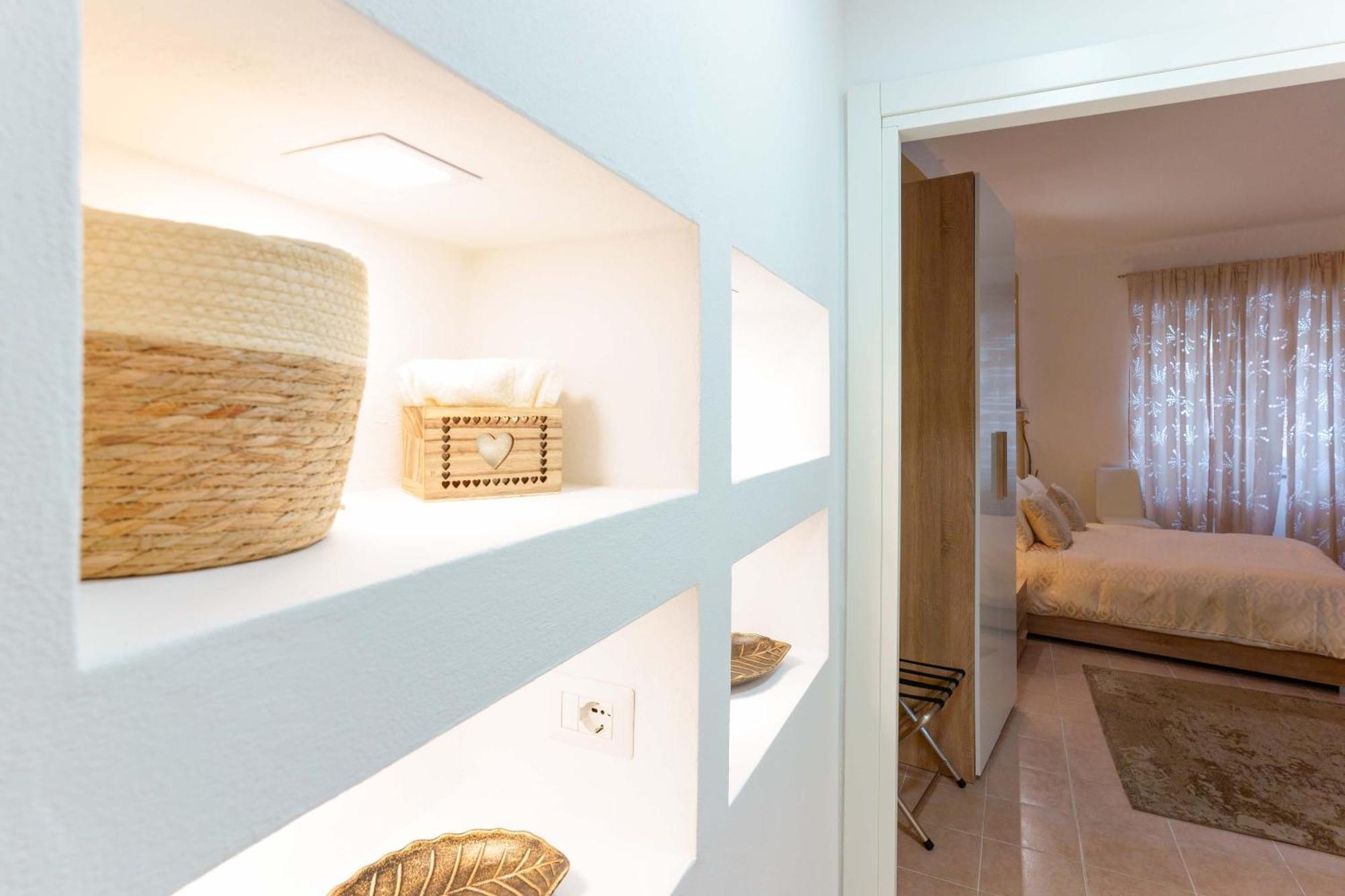 Montellino'S Suite Oro SantʼAntìoco エクステリア 写真