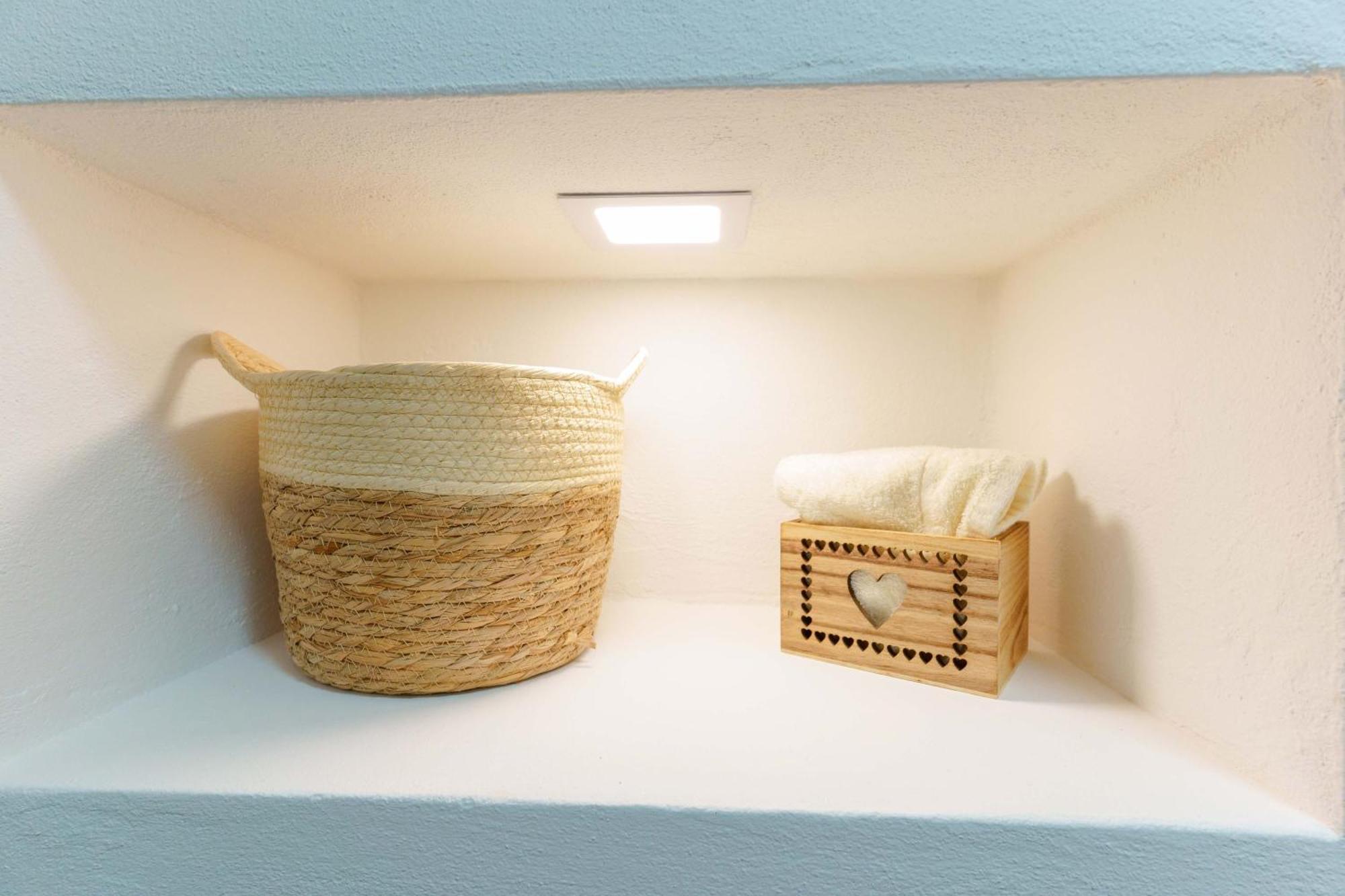 Montellino'S Suite Oro SantʼAntìoco エクステリア 写真